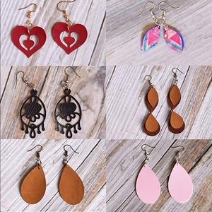 Set of faux leather earrings
